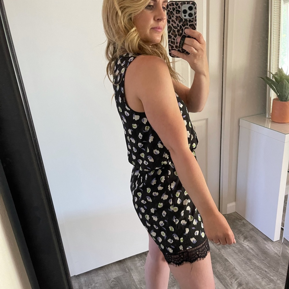 Savannah Rae Printed Romper - Picture 3 of 6